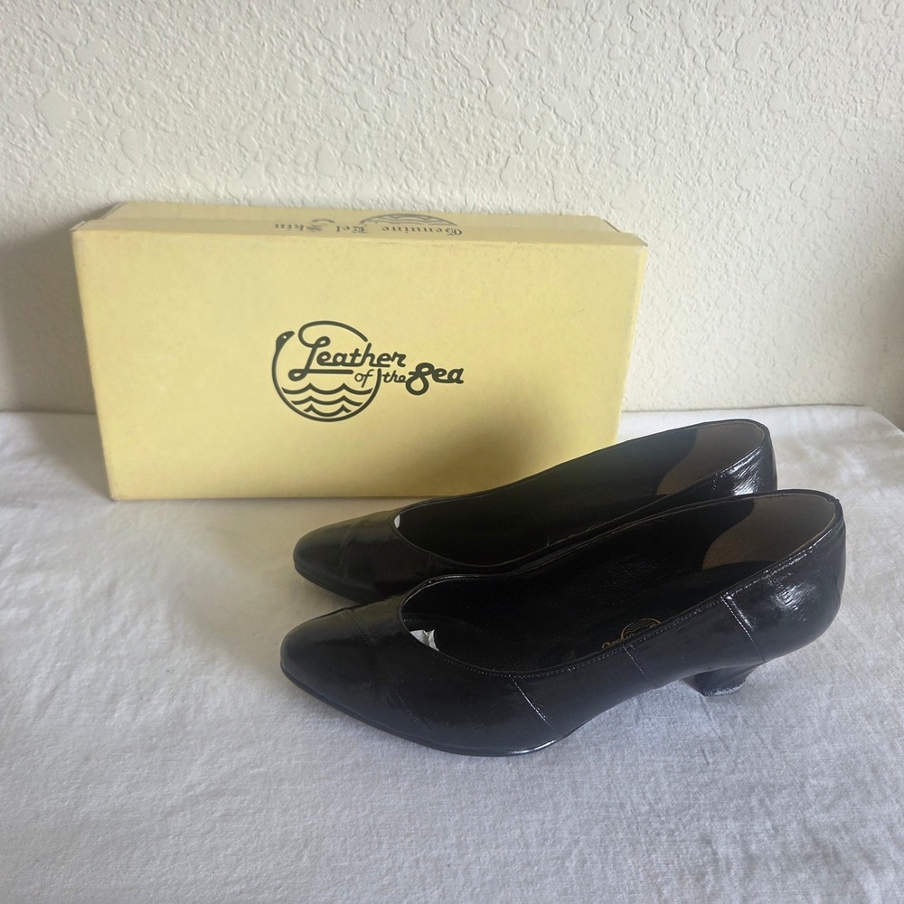 Leather of the Sea Eel Skin Pumps Vintage Black Kitten Heel Pointed Toe Size 6